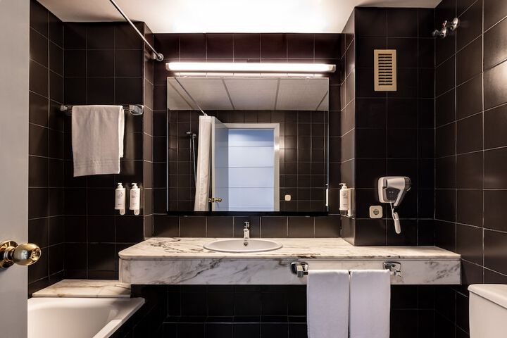 Room 7 of 40