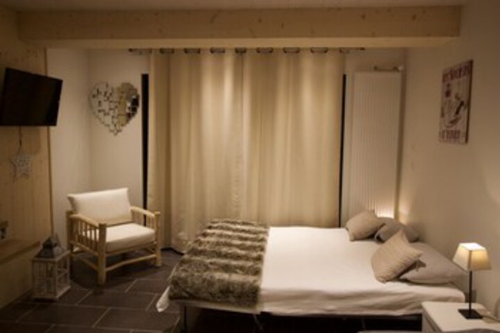 Room 14 of 63