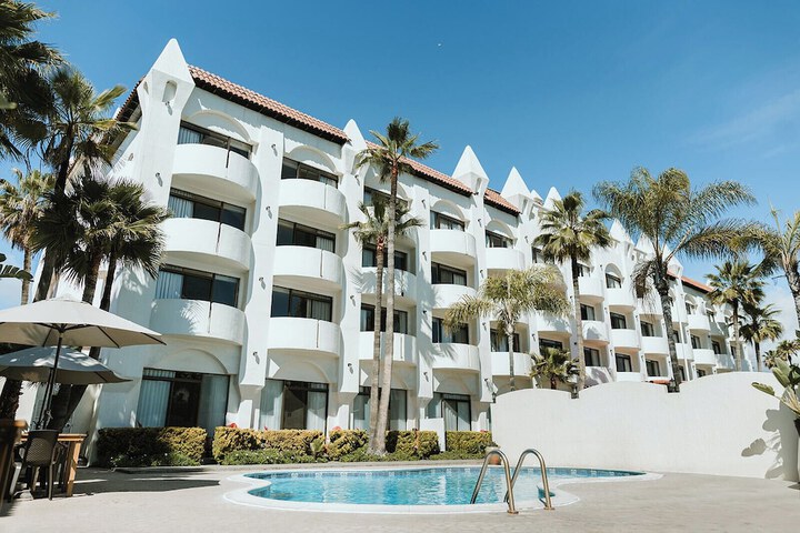 Pool Hotel