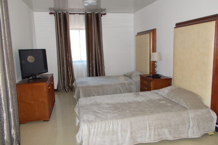 Room 4 of 14