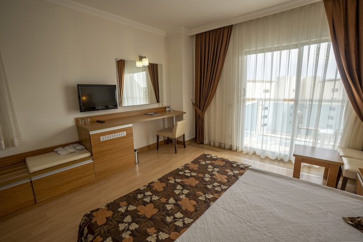 Room 16 of 172