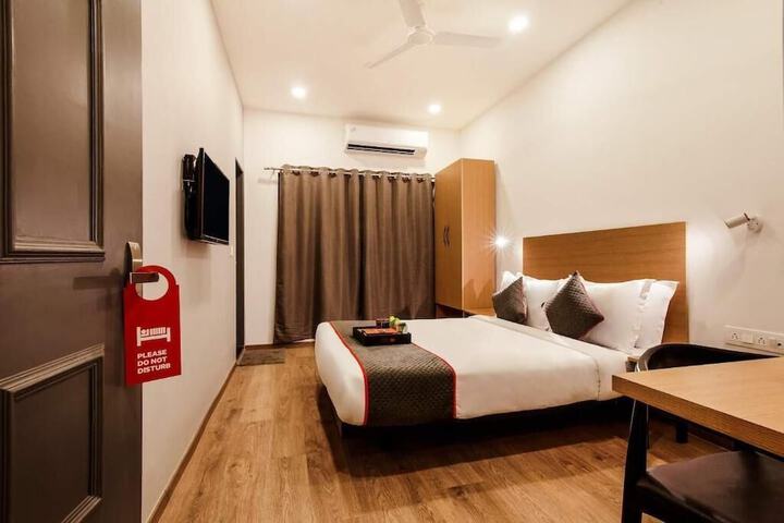 Room 12 of 25