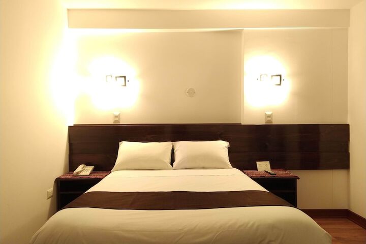 Room 7 of 75