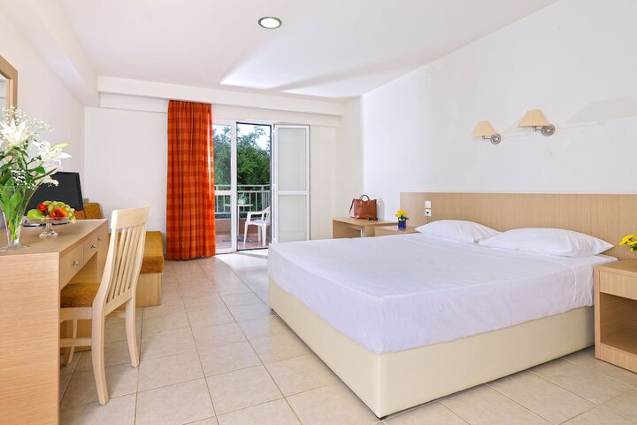 Room 5 of 26