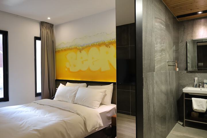 Room 10 of 129
