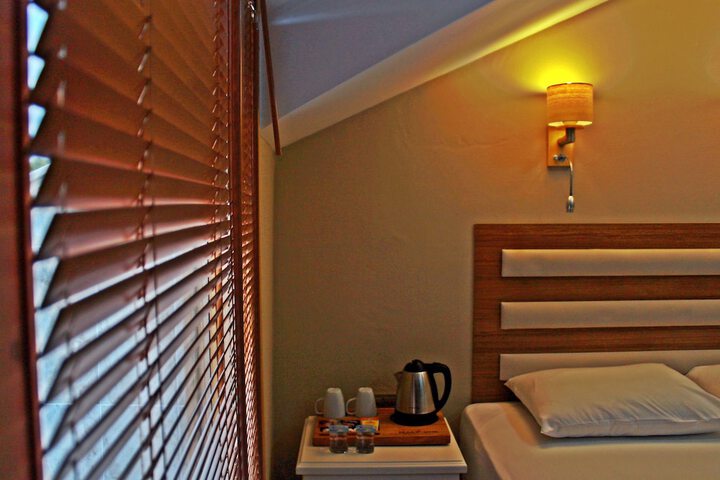 Room 9 of 50