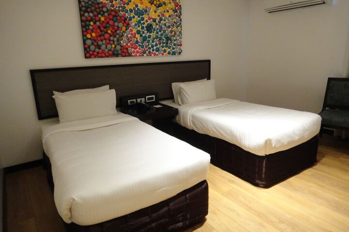 Room 33 of 59