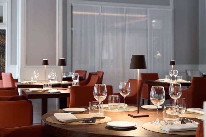 Dining 46 of 57