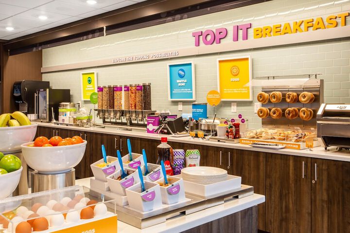 Breakfast/Coffee Service 39 of 48