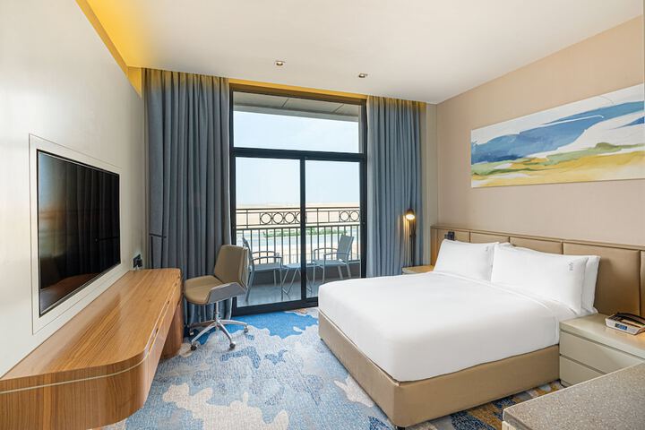 Room 15 of 80