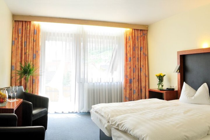 Room 2 of 29
