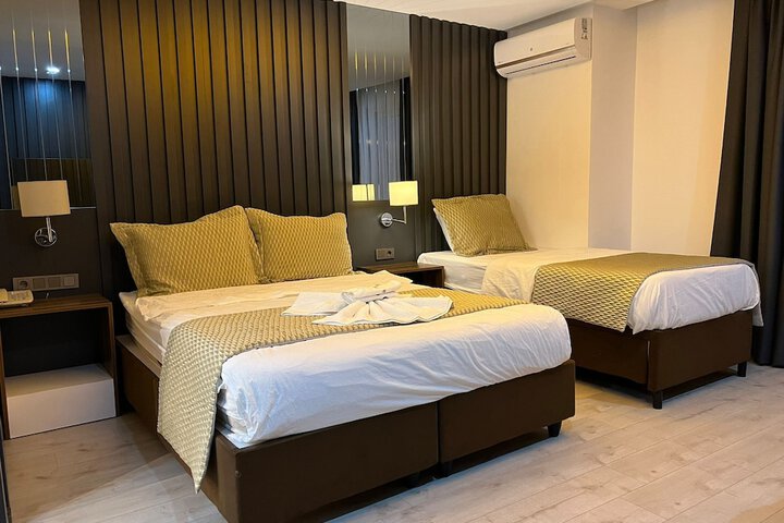 Room 12 of 65