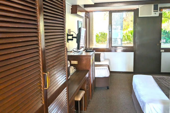 Hotel Entry