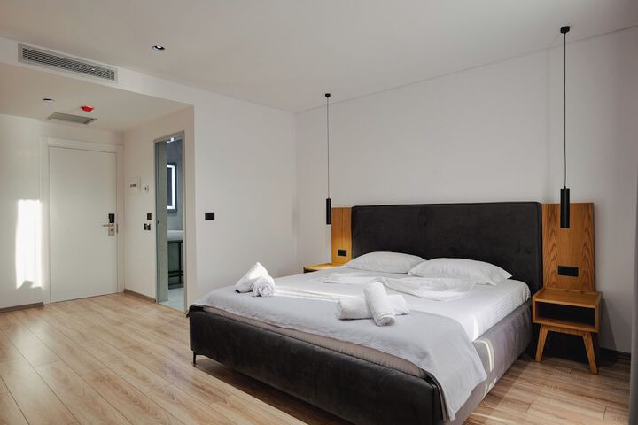 Room 11 of 68