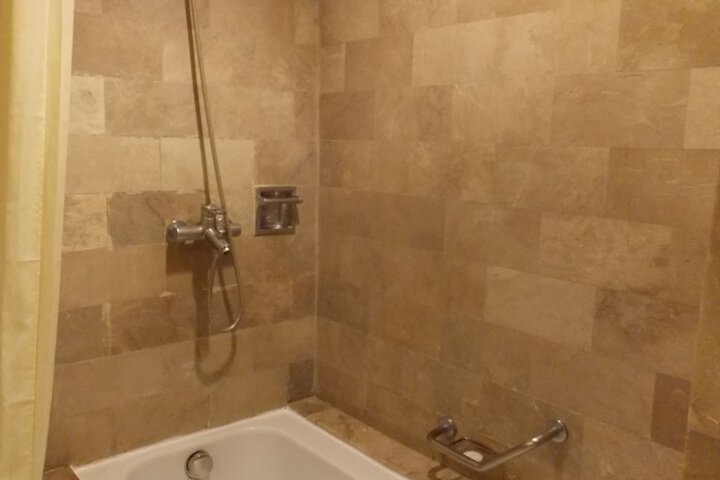 Room 35 of 67