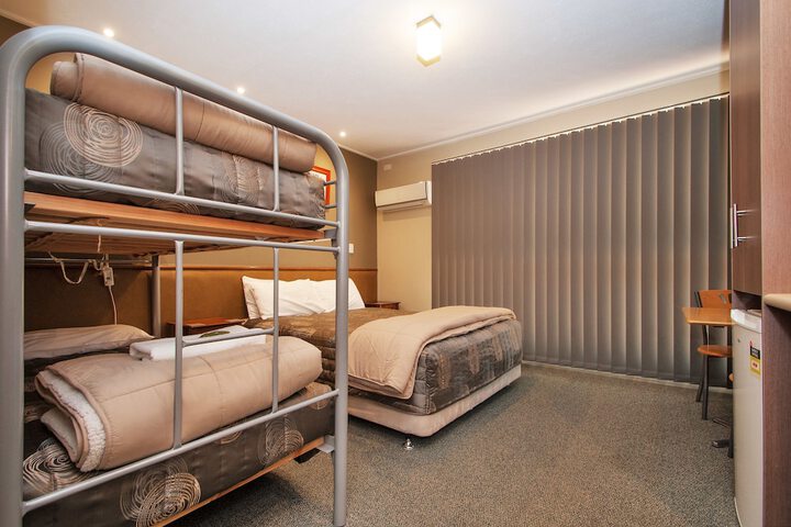 Room 8 of 40