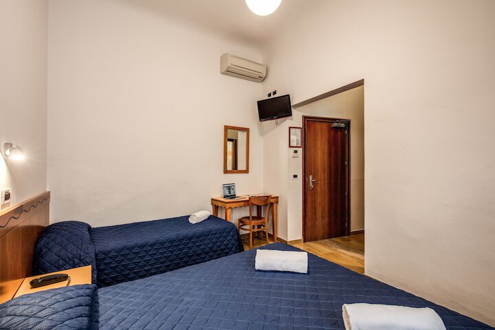 Room 14 of 21