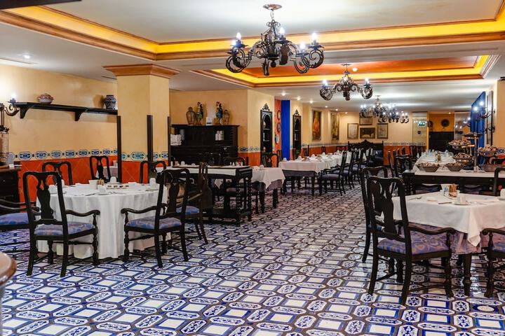 Dining 112 of 163