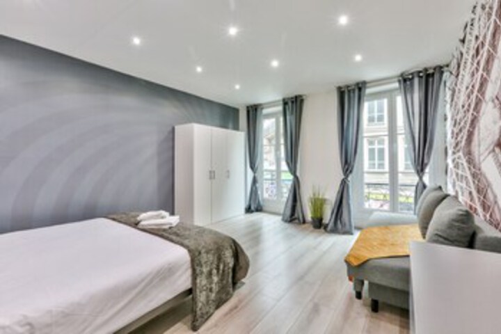 Room 12 of 14
