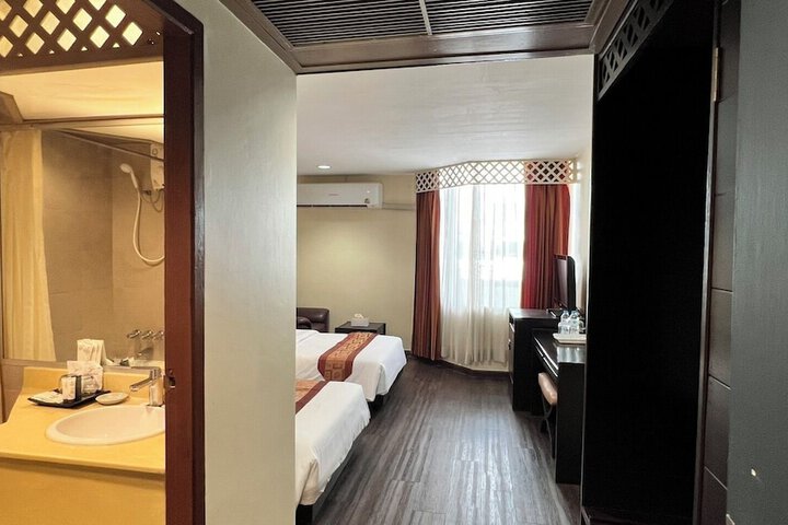 Room 8 of 31