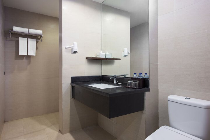 Room 30 of 53