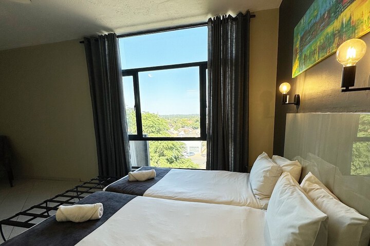 Room 15 of 38