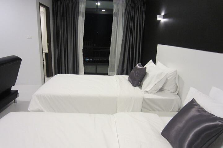 Room 27 of 63