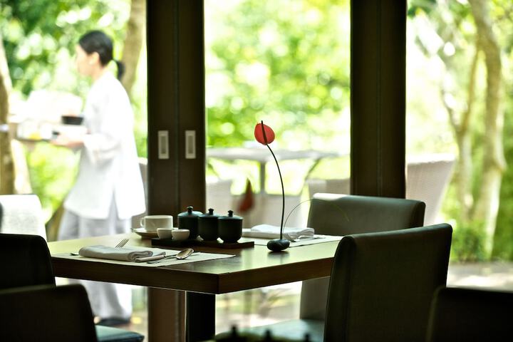 Dining 66 of 92