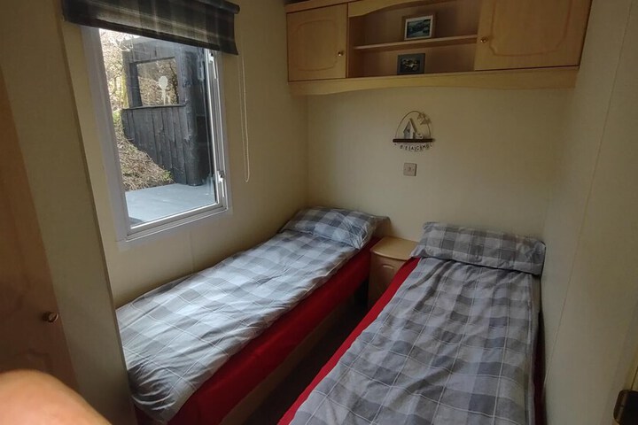 Room 5 of 25