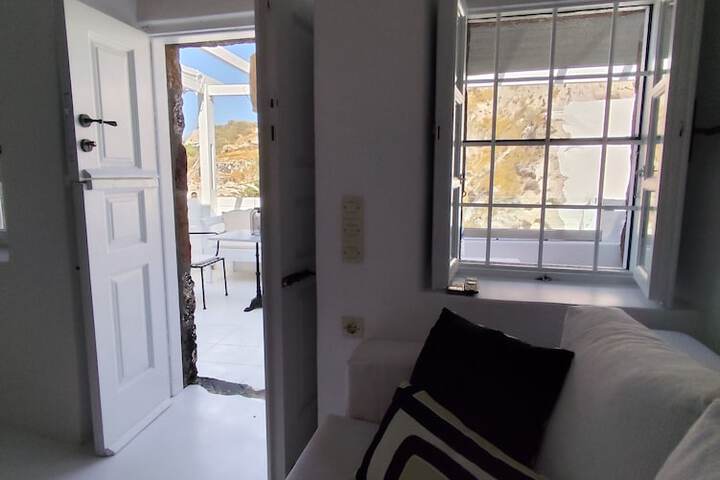 Room 65 of 189