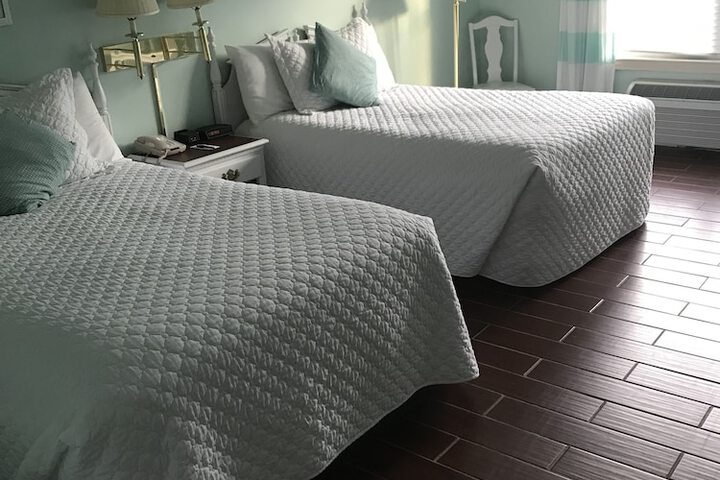 Room 6 of 42