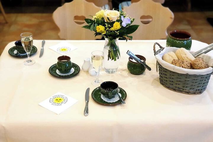 Breakfast/Coffee Service 15 of 42