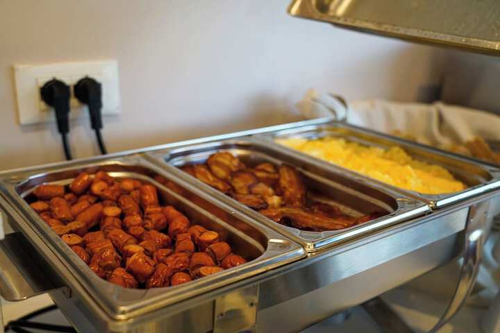 Breakfast/Coffee Service 115 of 213