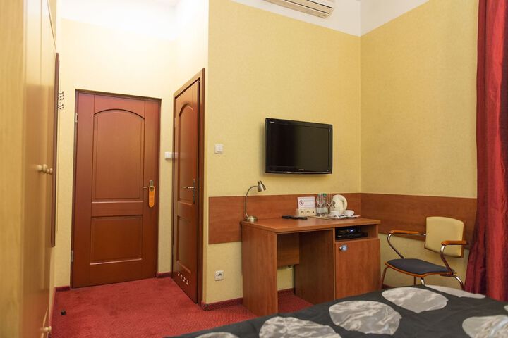 Room 20 of 49