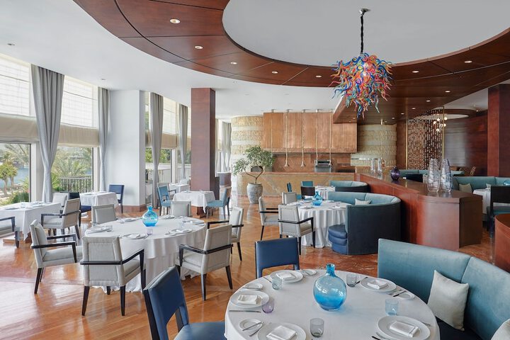 Dining 90 of 130