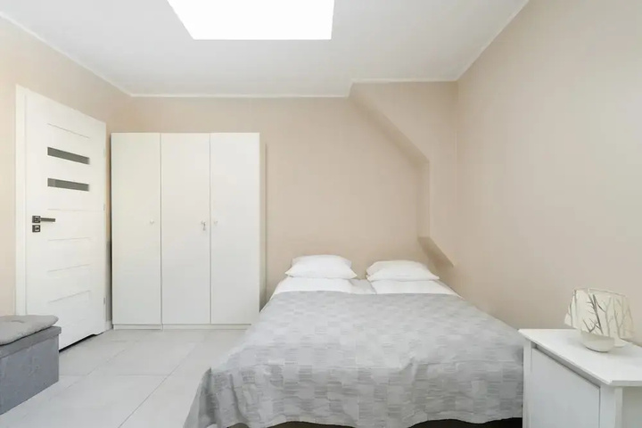 Room 2 of 11