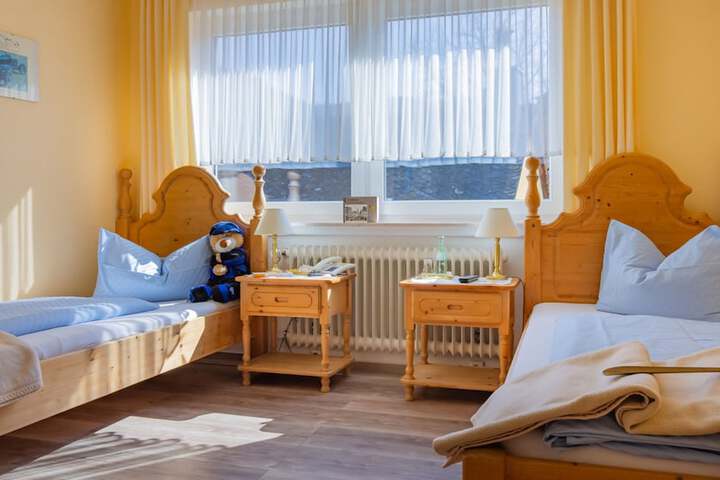 Room 26 of 65