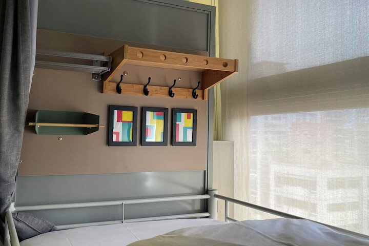 Room 10 of 24