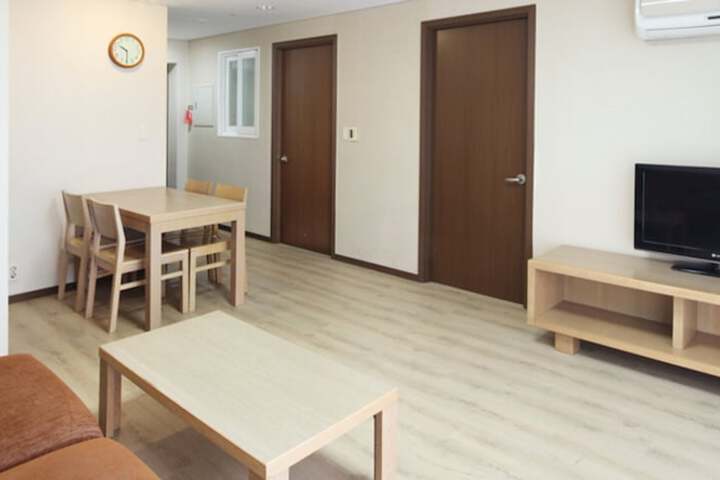 Room 12 of 42
