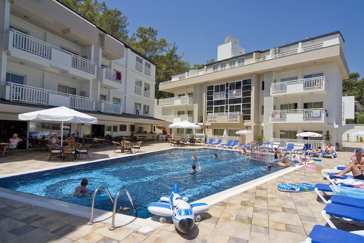Pool Hotel