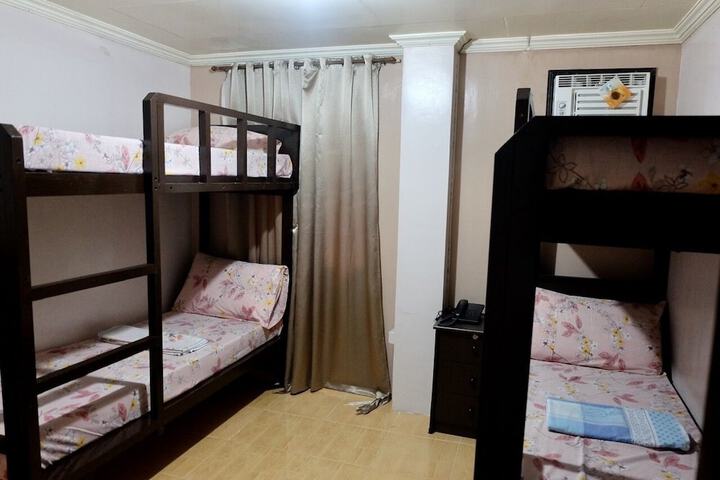 Room 11 of 28