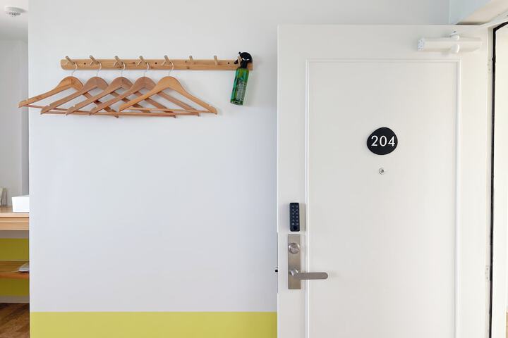 Room 6 of 26