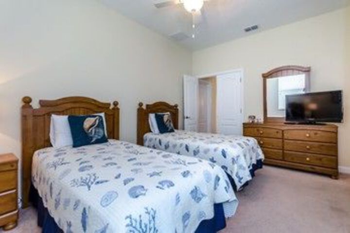 Room 13 of 25