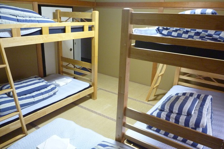Room 17 of 66