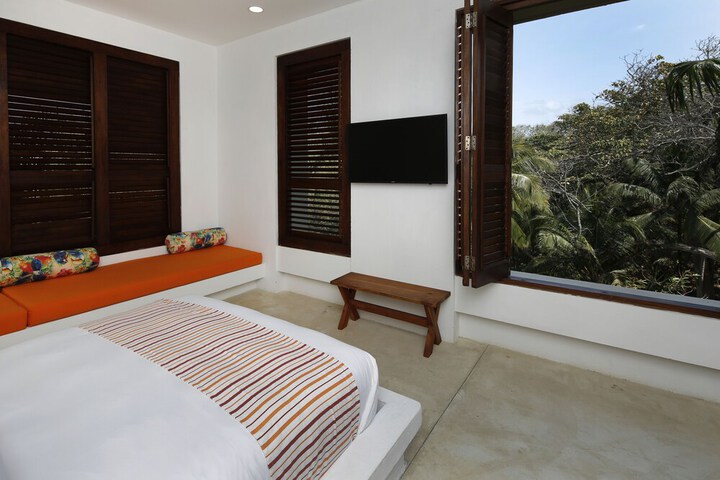 Room 5 of 39