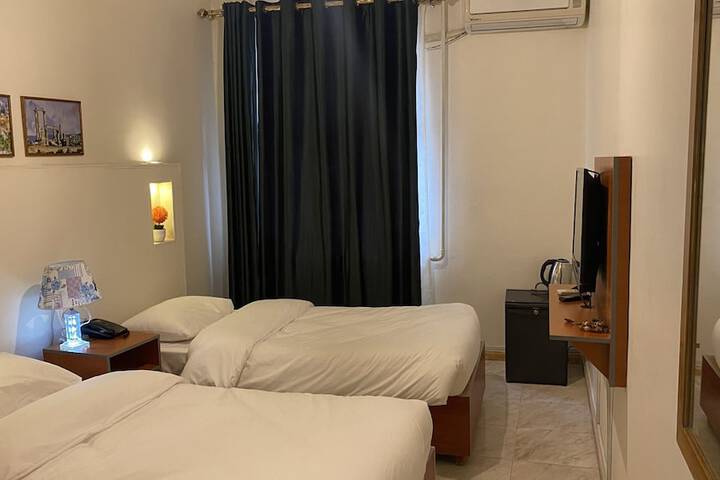 Room 13 of 42