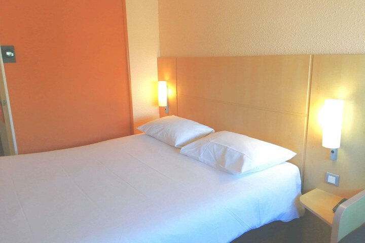 Room 10 of 61