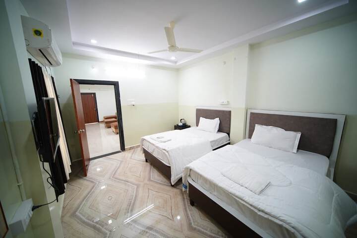 Room 7 of 17