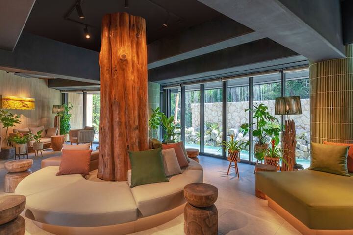 Guest Lobby