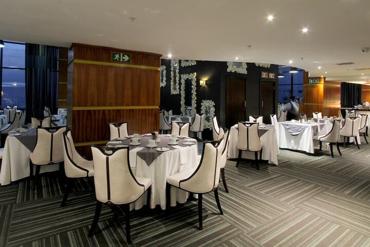 Dining 66 of 113